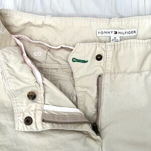 EUC Vintage Tommy Hilfiger Sz 14 Women’s cargo shorts, khaki, side pockets